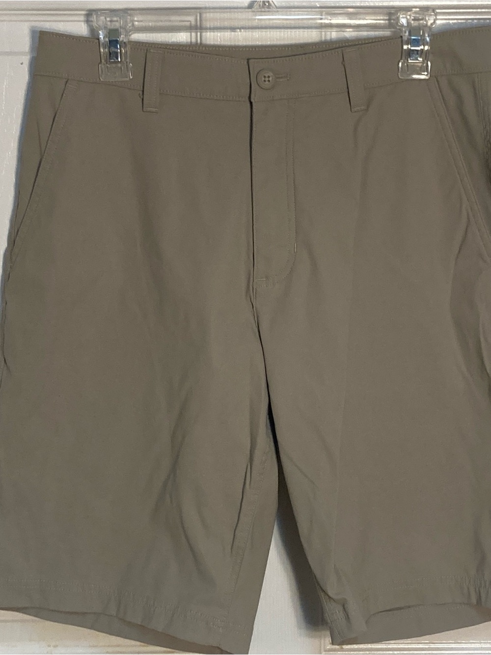 Eddie Bauer Men's Beige/Tan Waistband Label Shorts